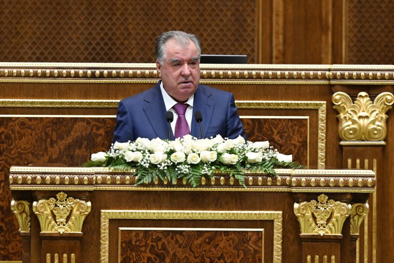 Глава государства Эмомали Рахмон принял участие в первой сессии Маджлиси милли Маджлиси Оли Республики Таджикистан седьмого созыва