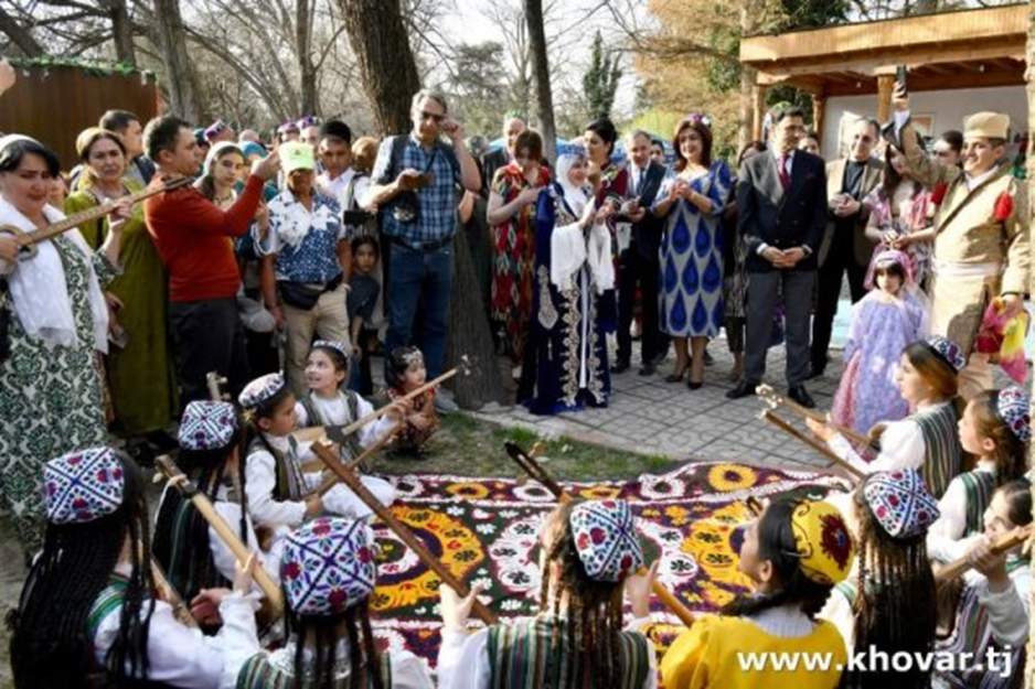 «НАВРӮЗ-МЕРОСИ ФАРҲАНГИЮ ҶАҲОНГАРДӢ». Таҳти ин унвон фестивали байналмилалӣ доир мегардад