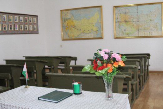 ОСОРХОНАИ МАКТАБИИ ПЕШВОИ МИЛЛАТ МУҲТАРАМ ЭМОМАЛӢ РАҲМОН