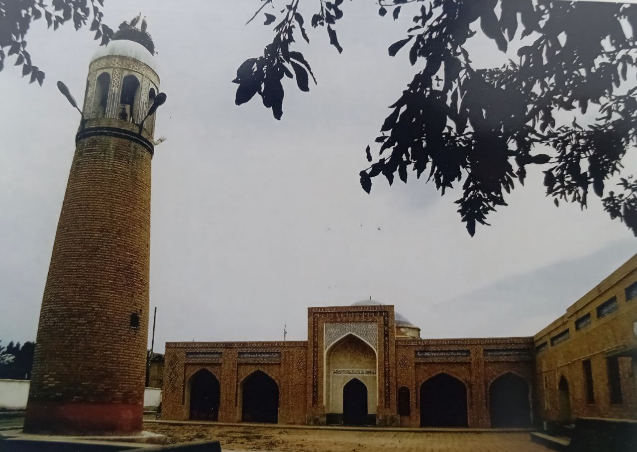 МАДРАСАИ АБДУЛЛОХОН