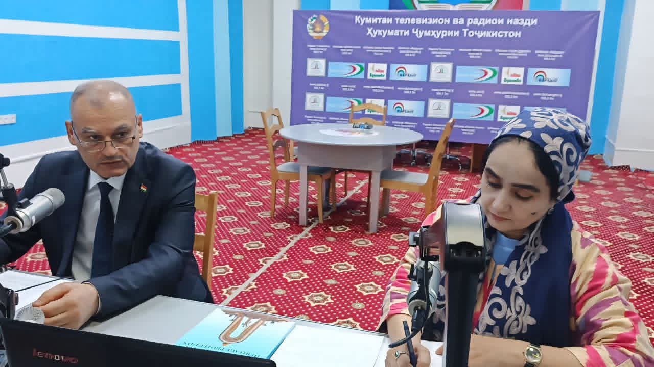 «Ҳифзи мероси таърихиву фарҳангӣ» – меҳвари суҳбати мо дар барномаи таҳлилии «Дурнамо» қарор гирифт.Директори Агентии ҳифзи мероси таърихиву фарҳангии назди Ҳукумати Ҷумҳурии Тоҷикистон Хоҷазода Шералӣ Раҷаб перомуни мавзӯи фавқ, корҳои дар ин самт роҳандозишуда, аҳамияти бунёди Конуни тамаддуни ориёӣ ва Маркази байналмилалии Наврӯз дар шаҳри Душанбе ибрози андеша намуд.