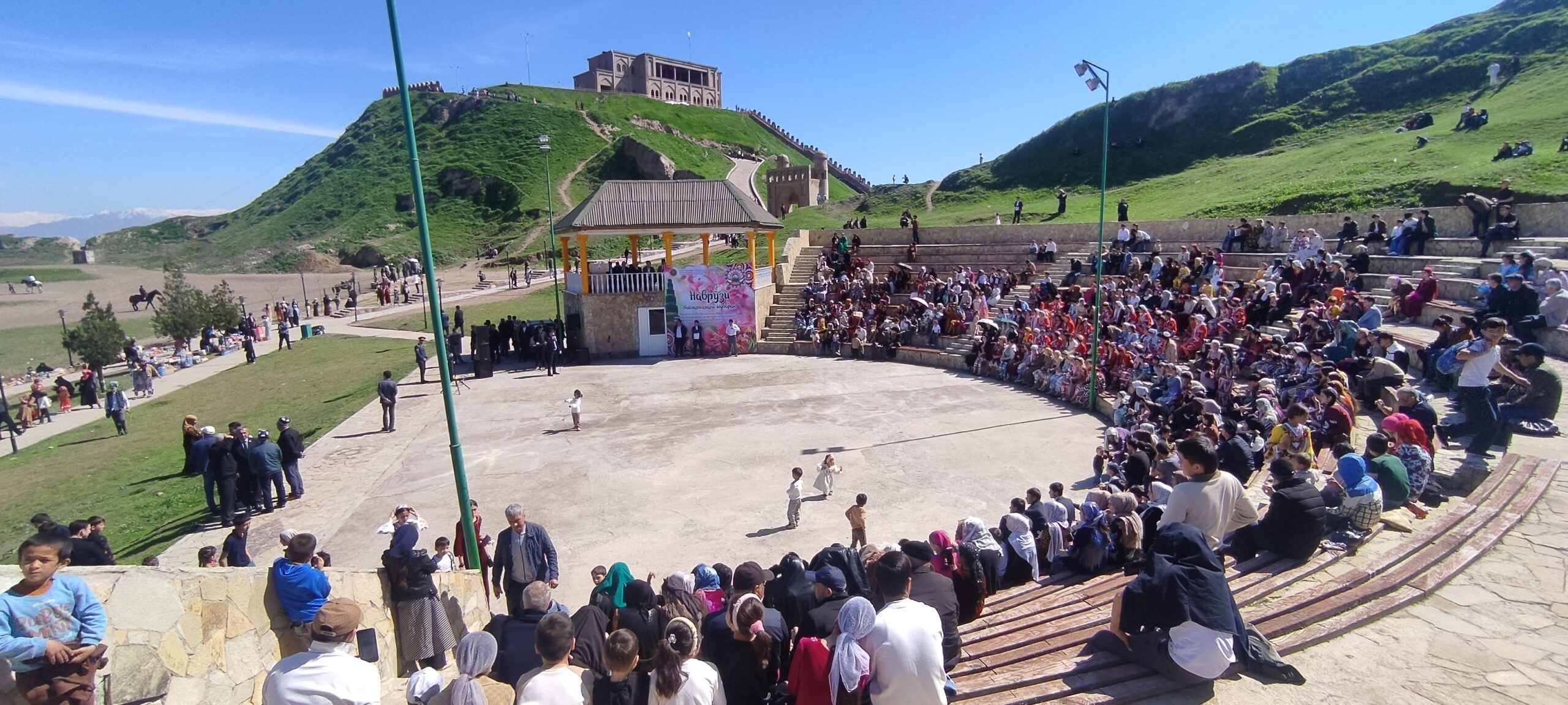 Дар асоси нақшаи чорабиниҳо оид ба сазовор пешвоз гирифтани ҷашни Наврӯзи байналмилалӣ санаи 24 марти соли 2026 аз ҷониби Агентии ҳифзи мероси таърихию фарҳангии назди Ҳукумати Ҷумҳурии Тоҷикистон ва муассисаҳои ниҳоди он дар Муассисаи давлатии «Мамнуъгоҳи таърихию фарҳангии Ҳисор» чорабинии наврӯзӣ баргузор гардид. Дар чорабинии мазкур директори Агентӣ Хоҷазода Шералӣ Раҷаб иштирокдоронро бо ҷашни Наврӯзи байналмилалӣ табрик ва муборакбод намуда, инчунин, ҷиҳати дар сатҳи баланд таҷлил ва баргузор намудани ҷашни 35-содагии Истиқлолияти давлатии Ҷумҳурии Тоҷикистон фикру мулоҳизаҳои худро иброз намуд.