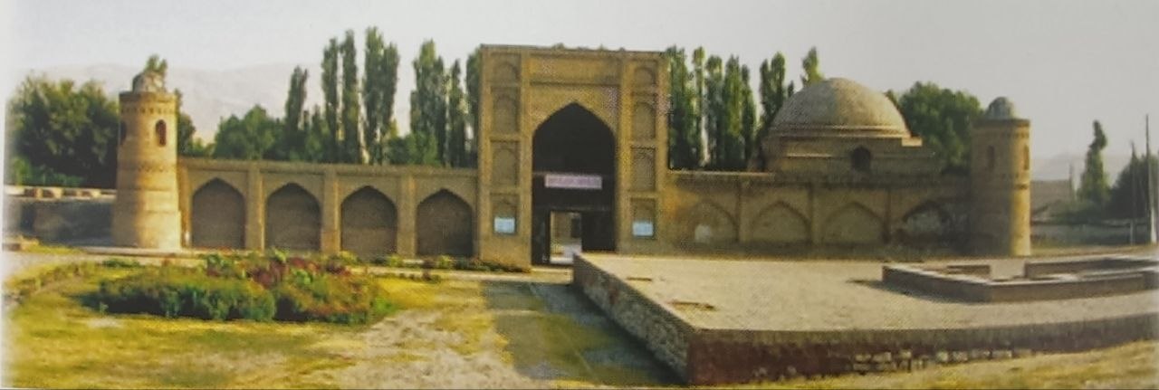 МАДРАСАИ КӮҲНА